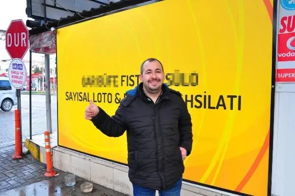 Akhisar Da Buyuk Ikramiye Isabet Eden Bileti Satan Bayi Konustu Telefonlarim Hic Susmadi Haberler