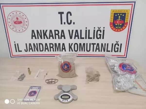 Son dakika... Ankara'da 2 ayrı uyuşturucu operasyonu: 2 tutuklama Son dakika... Ankara'da 2 ayrı uyuşturucu operasyonu: 2 tutuklama