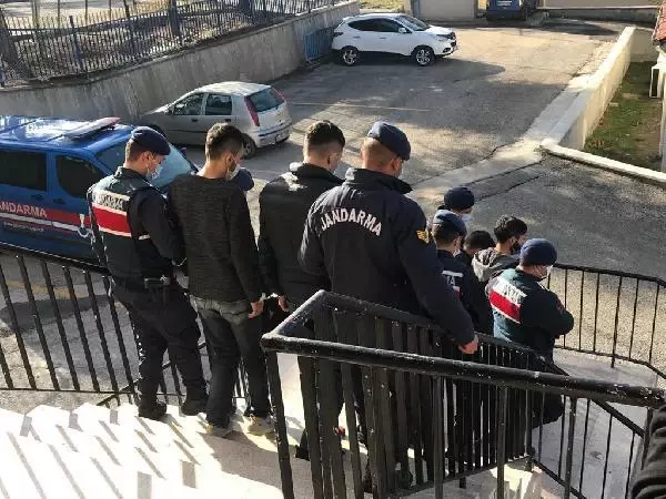 Son dakika... Ankara'da 2 ayrı uyuşturucu operasyonu: 2 tutuklama Son dakika... Ankara'da 2 ayrı uyuşturucu operasyonu: 2 tutuklama