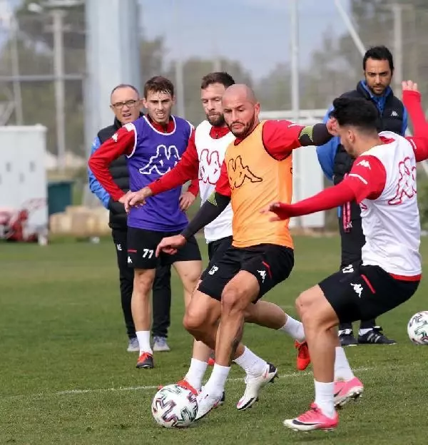 Antalyaspor, 7 eksikle Galatasaray deplasmanında Antalyaspor, 7 eksikle Galatasaray deplasmanında