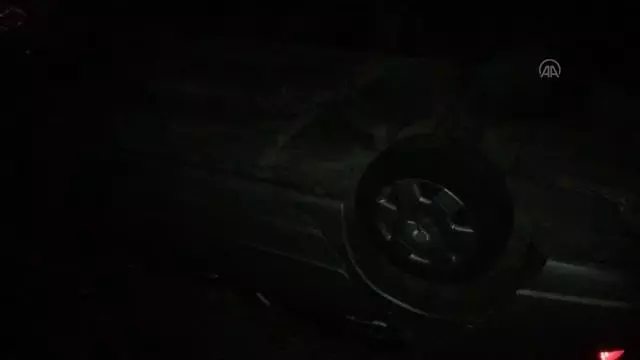 Aracıyla uçuruma yuvarlanan sürücü hafif yaralandı Aracıyla uçuruma yuvarlanan sürücü hafif yaralandı