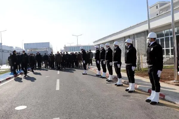 Son dakika haberi: Bakan Soylu'dan Van Emniyet Müdürlüğü'nün yeni binasına ziyaret Son dakika haberi: Bakan Soylu'dan Van Emniyet Müdürlüğü'nün yeni binasına ziyaret