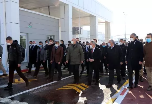 Son dakika haberi: Bakan Soylu'dan Van Emniyet Müdürlüğü'nün yeni binasına ziyaret Son dakika haberi: Bakan Soylu'dan Van Emniyet Müdürlüğü'nün yeni binasına ziyaret