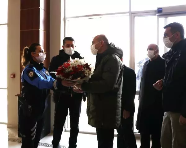 Son dakika haberi: Bakan Soylu'dan Van Emniyet Müdürlüğü'nün yeni binasına ziyaret Son dakika haberi: Bakan Soylu'dan Van Emniyet Müdürlüğü'nün yeni binasına ziyaret