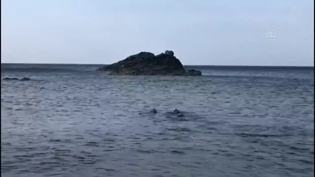 Botla açıldığı denizde kaybolan genci arama çalışmaları sürüyor Botla açıldığı denizde kaybolan genci arama çalışmaları sürüyor