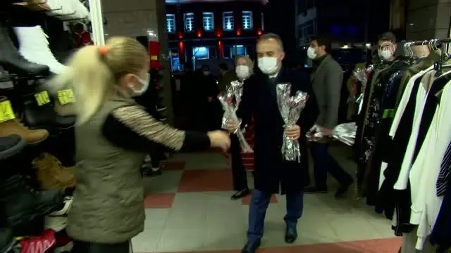 Bursa Büyükşehir Belediye Başkanı Aktaş, yılın son saatlerinde vatandaşla sohbet etti Bursa Büyükşehir Belediye Başkanı Aktaş, yılın son saatlerinde vatandaşla sohbet etti