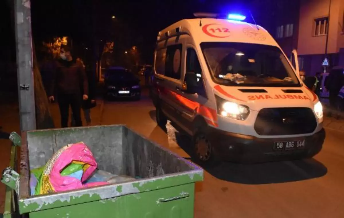 Çöpteki bebek kundağına benzetilen 'şişme havuz' polisi alarma geçirdi
