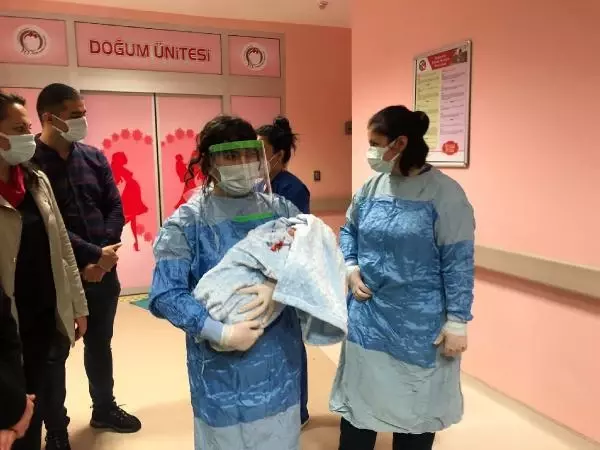 Edirne'de yılın ilk bebeği 'Ömer Aras' Edirne'de yılın ilk bebeği 'Ömer Aras'