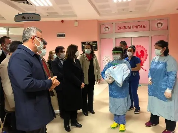 Edirne'de yılın ilk bebeği 'Ömer Aras' Edirne'de yılın ilk bebeği 'Ömer Aras'