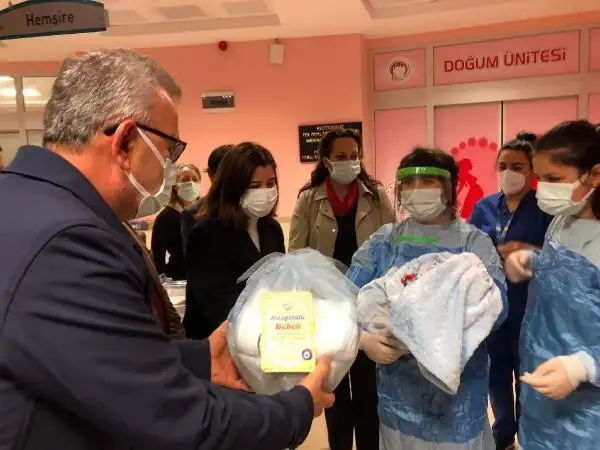 Edirne'de yılın ilk bebeği 'Ömer Aras' Edirne'de yılın ilk bebeği 'Ömer Aras'