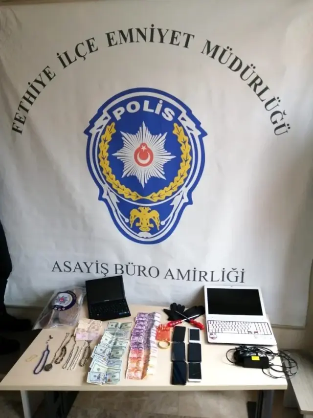 9 evden hırsızlık yaptığı öne sürülen zanlı tutuklandı 9 evden hırsızlık yaptığı öne sürülen zanlı tutuklandı