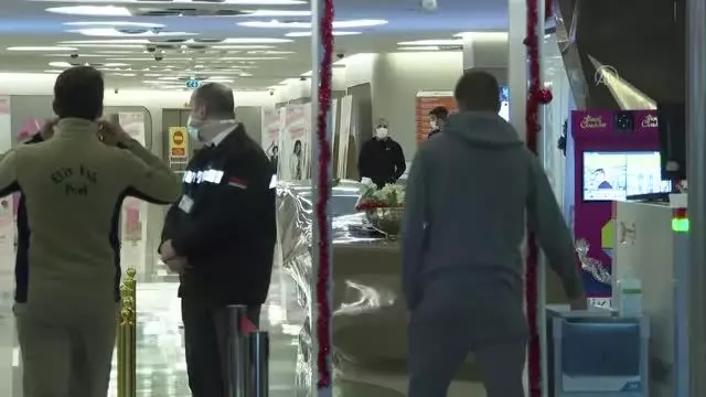 Galatasaraylı futbolculardan Omar Elabdellaoui'ye ziyaret Galatasaraylı futbolculardan Omar Elabdellaoui'ye ziyaret