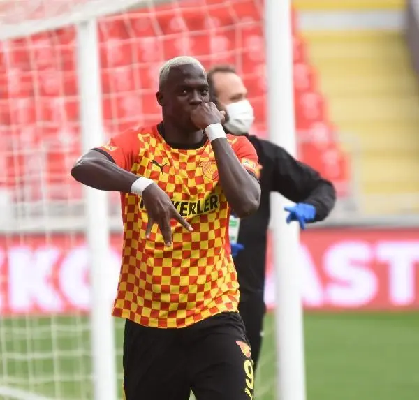 Göztepe'de Ndiaye coştu, Ideye ise beklentileri karşılayamadı Göztepe'de Ndiaye coştu, Ideye ise beklentileri karşılayamadı