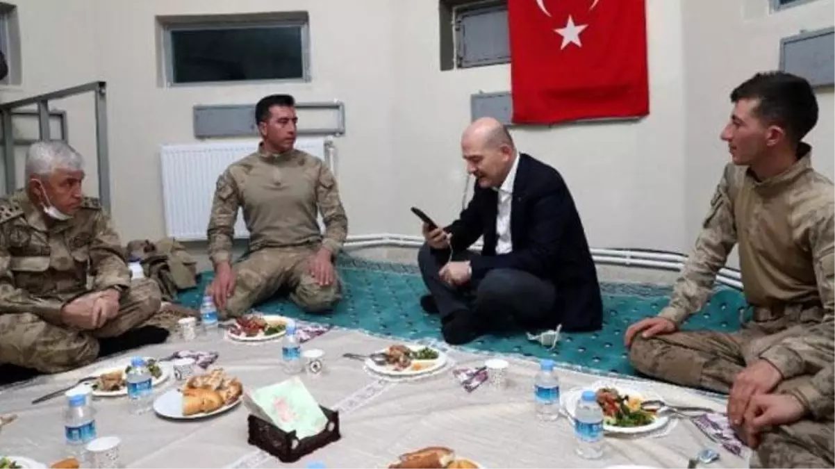 İçişleri Bakanı Soylu, yeni yıla Belbuka kalekol üs bölgesindeki askerlerle girdi