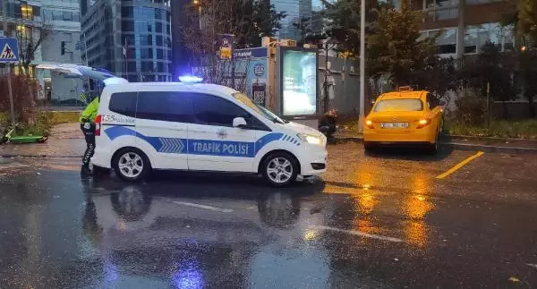 Son dakika haber... Kaza yapan ekmek teknesini görünce çöktü kaldı Son dakika haber... Kaza yapan ekmek teknesini görünce çöktü kaldı
