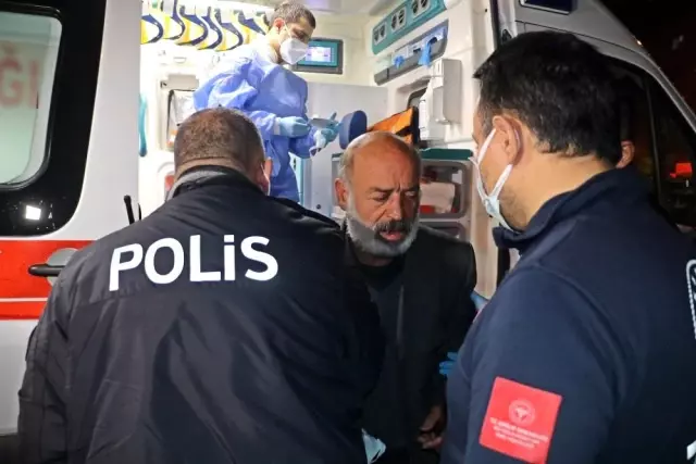 Polise 'bende korona varsa var' diyen alkollü şahısla imtihanı Polise 'bende korona varsa var' diyen alkollü şahısla imtihanı