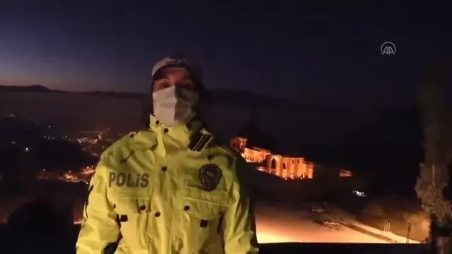 Son dakika gündem: Polislerden yeni yıl kutlaması Son dakika gündem: Polislerden yeni yıl kutlaması