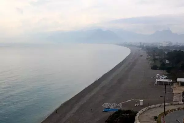 Son dakika haberleri | Sessizliğe bürünen Antalya, turistlere kaldı