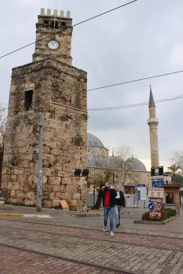 Son dakika haberleri | Sessizliğe bürünen Antalya, turistlere kaldı