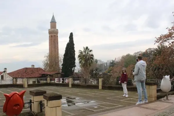 Son dakika haberleri | Sessizliğe bürünen Antalya, turistlere kaldı