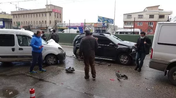 Uygulama noktasında zincirleme kaza: 2 yaralı Uygulama noktasında zincirleme kaza: 2 yaralı