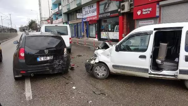 Uygulama noktasında zincirleme kaza: 2 yaralı Uygulama noktasında zincirleme kaza: 2 yaralı