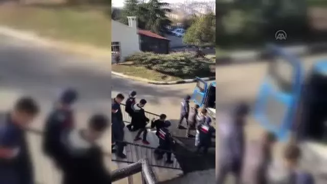 Uyuşturucu ticareti yaptıkları iddia edilen 2 kişi tutuklandı Uyuşturucu ticareti yaptıkları iddia edilen 2 kişi tutuklandı