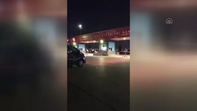 Uyuşturucu ticareti yaptıkları iddia edilen 2 kişi tutuklandı Uyuşturucu ticareti yaptıkları iddia edilen 2 kişi tutuklandı