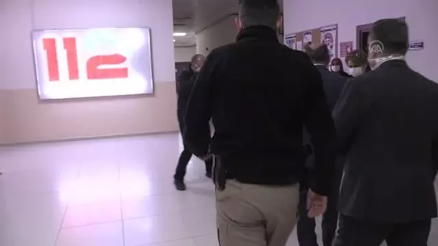 Vali Yaşar Karadeniz, görevi başındaki personelle karşıladı Vali Yaşar Karadeniz, görevi başındaki personelle karşıladı