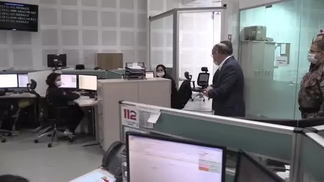 Vali Yaşar Karadeniz, görevi başındaki personelle karşıladı Vali Yaşar Karadeniz, görevi başındaki personelle karşıladı