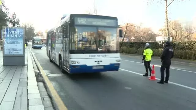 Ege'de 2021'in ilk gününde cadde ve sokaklarda sessizlik hakim Ege'de 2021'in ilk gününde cadde ve sokaklarda sessizlik hakim