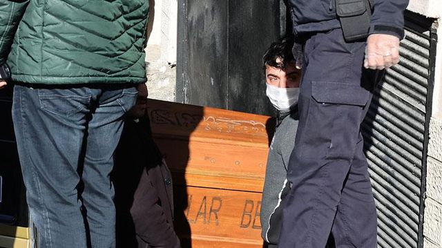 3 gencin cansız bedenini bulan apartman sakini konuştu: Birinin burnundan kan geliyordu 3 gencin cansız bedenini bulan apartman sakini konuştu: Birinin burnundan kan geliyordu