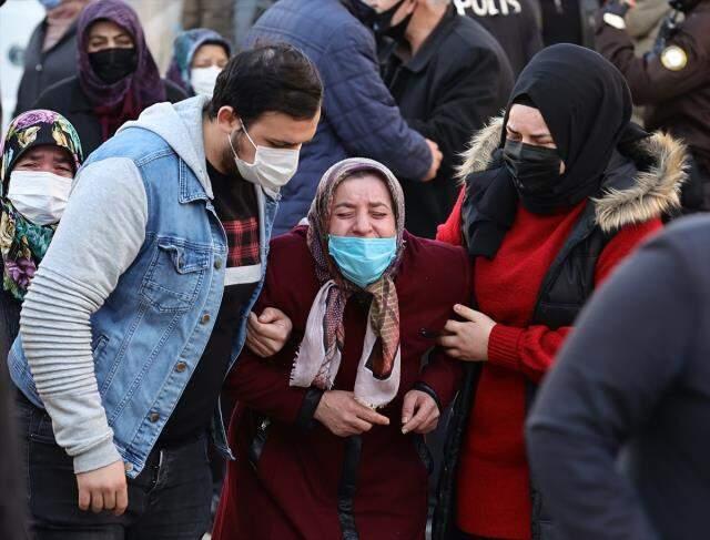 3 gencin cansız bedenini bulan apartman sakini konuştu: Birinin burnundan kan geliyordu