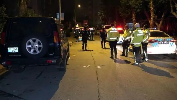 Avukat, cipiyle 'dur' ihtarına uymadı, yakalanınca 'alkollüydüm' dedi Avukat, cipiyle 'dur' ihtarına uymadı, yakalanınca 'alkollüydüm' dedi