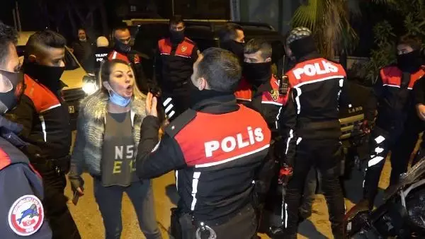 Avukat, cipiyle 'dur' ihtarına uymadı, yakalanınca 'alkollüydüm' dedi (2) Avukat, cipiyle 'dur' ihtarına uymadı, yakalanınca 'alkollüydüm' dedi (2)