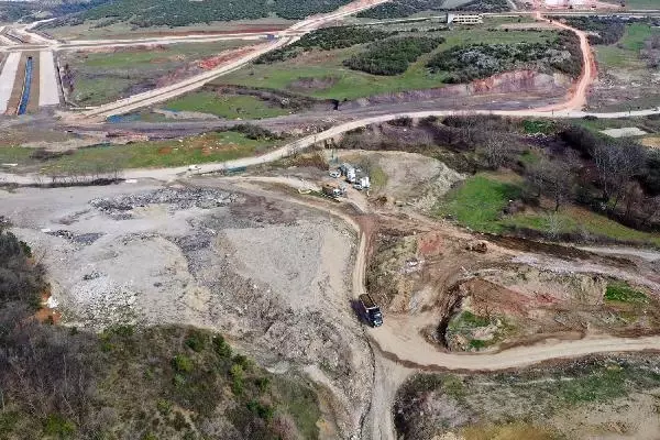 Bursa'da 2020 yılında kaçak hafriyat dökenlere toplam 5,9 milyon lira ceza verildi Bursa'da 2020 yılında kaçak hafriyat dökenlere toplam 5,9 milyon lira ceza verildi