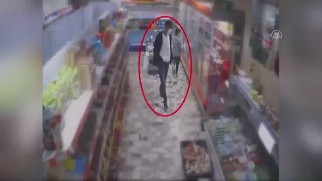 Esenler'de hırsızlık suçundan aranan 2 şüpheli gözaltına alındı Esenler'de hırsızlık suçundan aranan 2 şüpheli gözaltına alındı