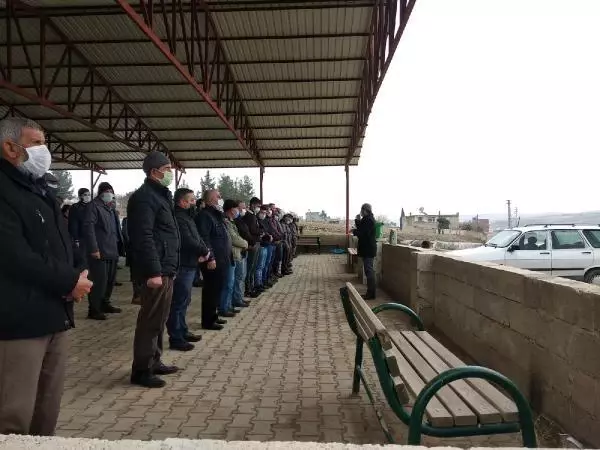 Kovid-19 yoğun bakım ünitesinde çıkan yangında yaralanan akademisyen, hayatını kaybetti Kovid-19 yoğun bakım ünitesinde çıkan yangında yaralanan akademisyen, hayatını kaybetti