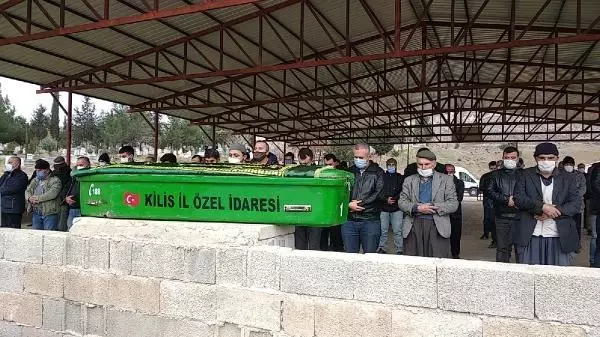 Kovid-19 yoğun bakım ünitesinde çıkan yangında yaralanan akademisyen, hayatını kaybetti Kovid-19 yoğun bakım ünitesinde çıkan yangında yaralanan akademisyen, hayatını kaybetti