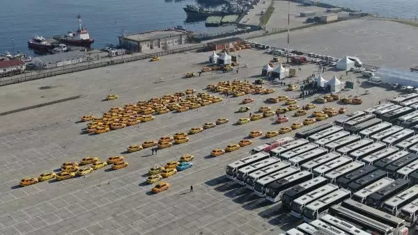 /havadan fotoğraflar // Yenikapı'da taksimetre güncelleme kuyruğu devam ediyor /havadan fotoğraflar // Yenikapı'da taksimetre güncelleme kuyruğu devam ediyor