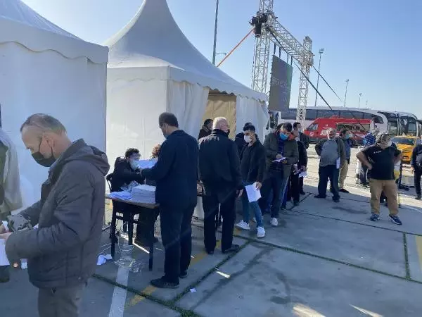 /havadan fotoğraflar // Yenikapı'da taksimetre güncelleme kuyruğu devam ediyor /havadan fotoğraflar // Yenikapı'da taksimetre güncelleme kuyruğu devam ediyor