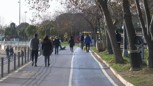 Son dakika haberi! Sokağa çıkma kısıtlamasında Caddebostan Sahili'ne akın ettiler; 86 kişiye ceza kesildi