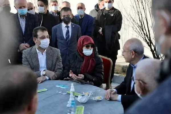 Kılıçdaroğlu'ndan Beylikdüzü'nde cemevi ve cami ziyareti Kılıçdaroğlu'ndan Beylikdüzü'nde cemevi ve cami ziyareti