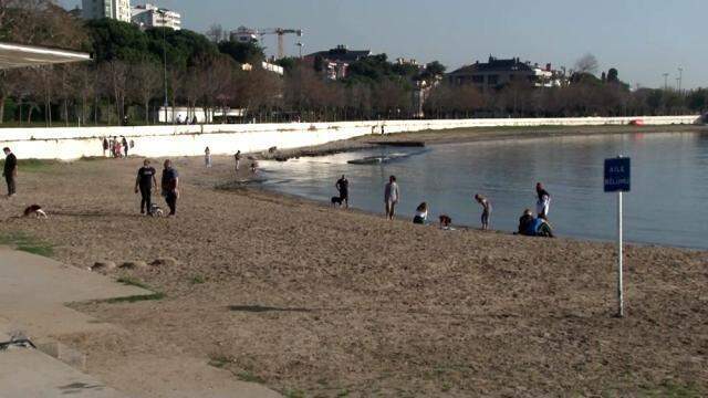 Kısıtlamada İstanbullular Caddebostan Sahili'ne akın etti! Sosyal mesafe kuralı hiçe sayıldı