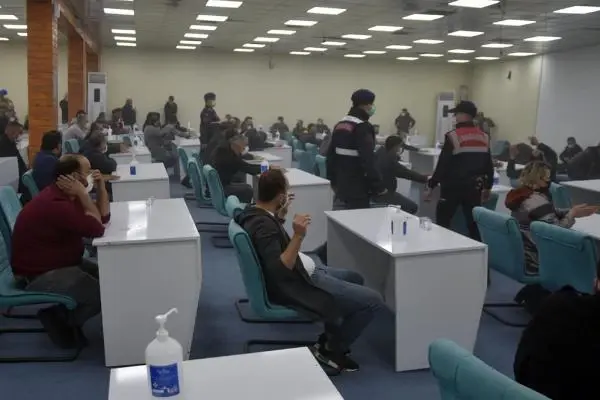 Tarsus'ta kumara mahalleli tepkisi: Yenice'nin adını lekeliyorlar Tarsus'ta kumara mahalleli tepkisi: Yenice'nin adını lekeliyorlar