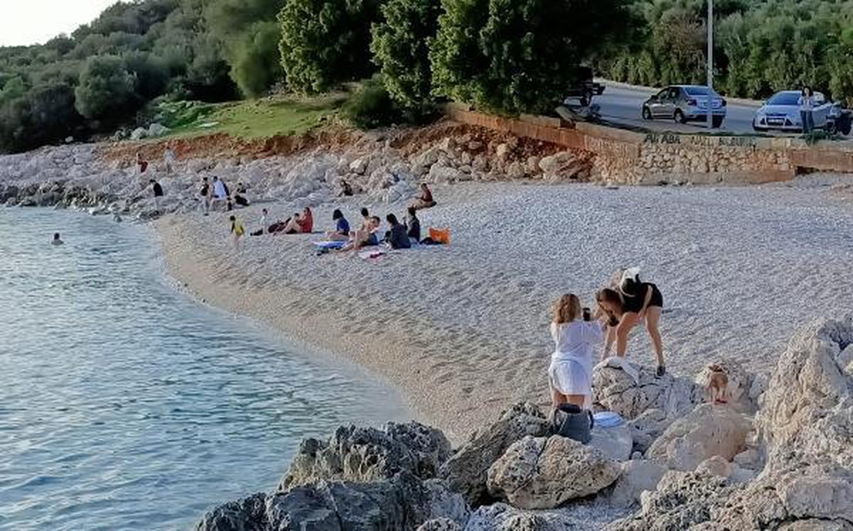 Turistlerin kısıtlamada deniz keyfi (3)
