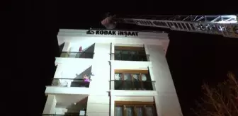 TUZLA'DA APARTMANDA YANGIN: BİRİ İTFAİYE ERİ, 3 YARALI(EK BİLGİYLE YENİDEN)