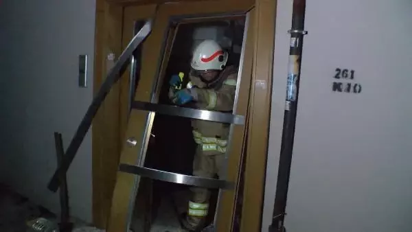 TUZLA'DA APARTMANDA YANGIN: BİRİ İTFAİYE ERİ, 3 YARALI(EK BİLGİYLE YENİDEN)