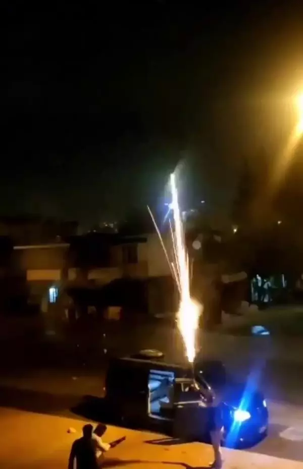 Yılbaşında pompalı tüfekle ateş açıp, havai fişek patlatan 4 kişiye 17 bin TL ceza Yılbaşında pompalı tüfekle ateş açıp, havai fişek patlatan 4 kişiye 17 bin TL ceza