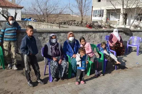 Trafik kazasında koyunları telef olan Şerife nineyi Aksaray Valiliği sevindirdi Trafik kazasında koyunları telef olan Şerife nineyi Aksaray Valiliği sevindirdi